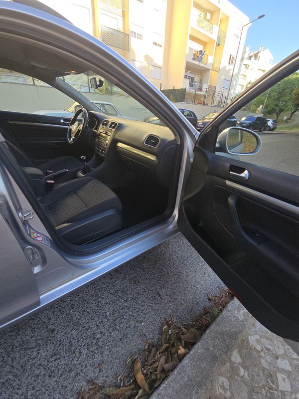 volkswagen-golf-variant-2011-diesel-1598cc