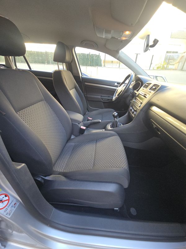 volkswagen-golf-variant-2011-diesel-1598cc