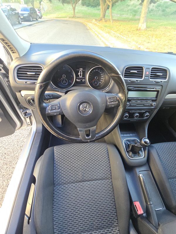 volkswagen-golf-variant-2011-diesel-1598cc