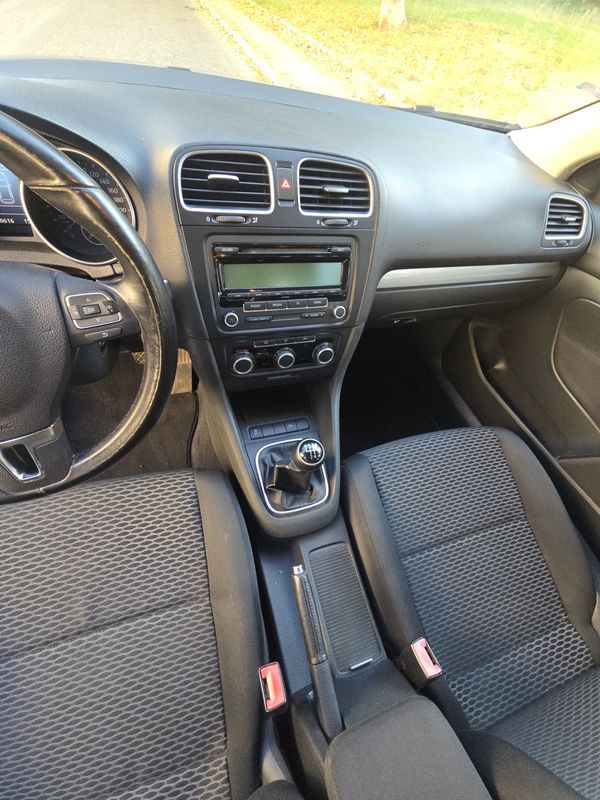volkswagen-golf-variant-2011-diesel-1598cc