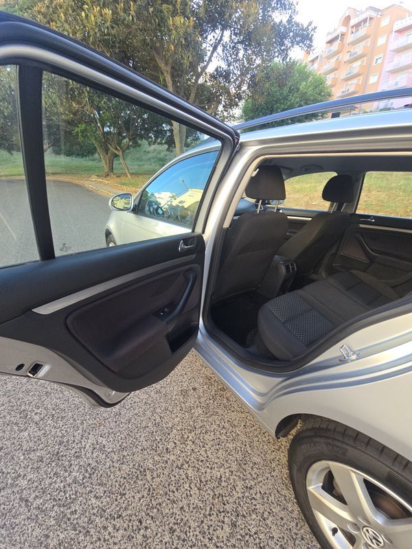 volkswagen-golf-variant-2011-diesel-1598cc