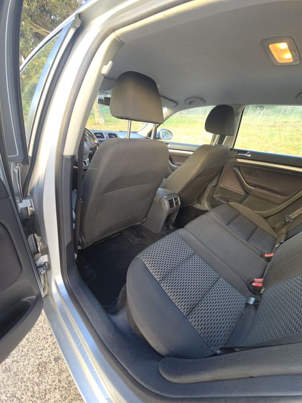 volkswagen-golf-variant-2011-diesel-1598cc