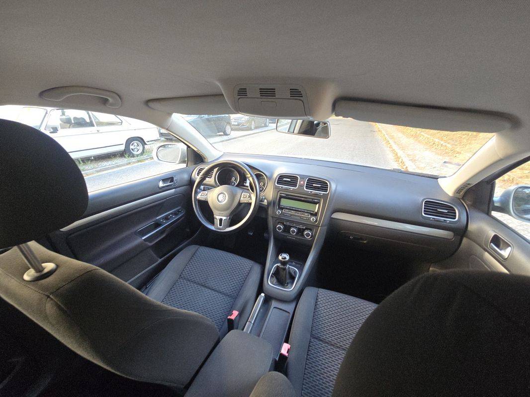 volkswagen-golf-variant-2011-diesel-1598cc