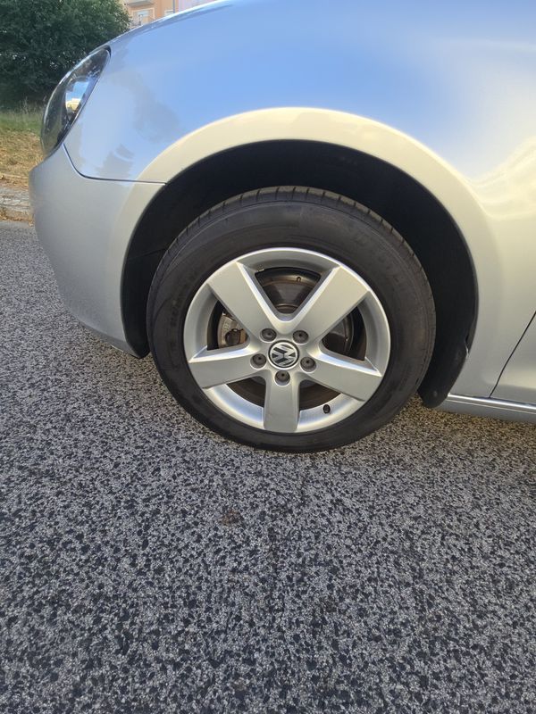 volkswagen-golf-variant-2011-diesel-1598cc