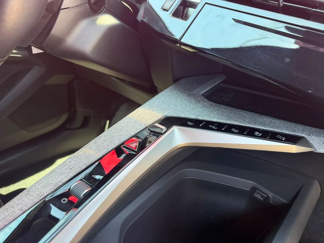 peugeot-5008-2025-gasolina-1199cc