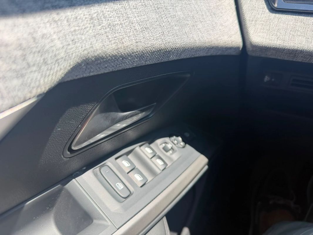peugeot-5008-2025-gasolina-1199cc