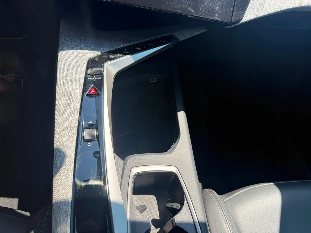 peugeot-5008-2025-gasolina-1199cc