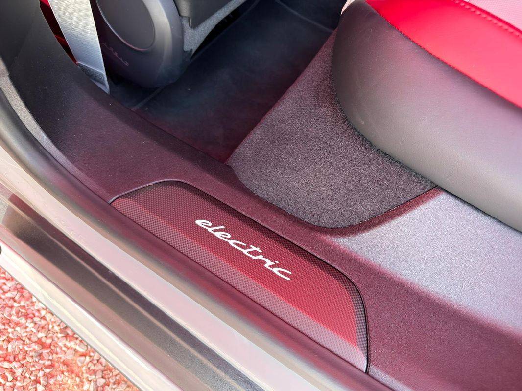 porsche-taycan-2022-eletrico-0cc