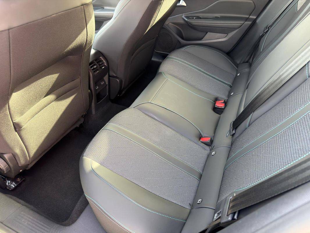 peugeot-408-2025-hibrido-a-gasolina-1598cc