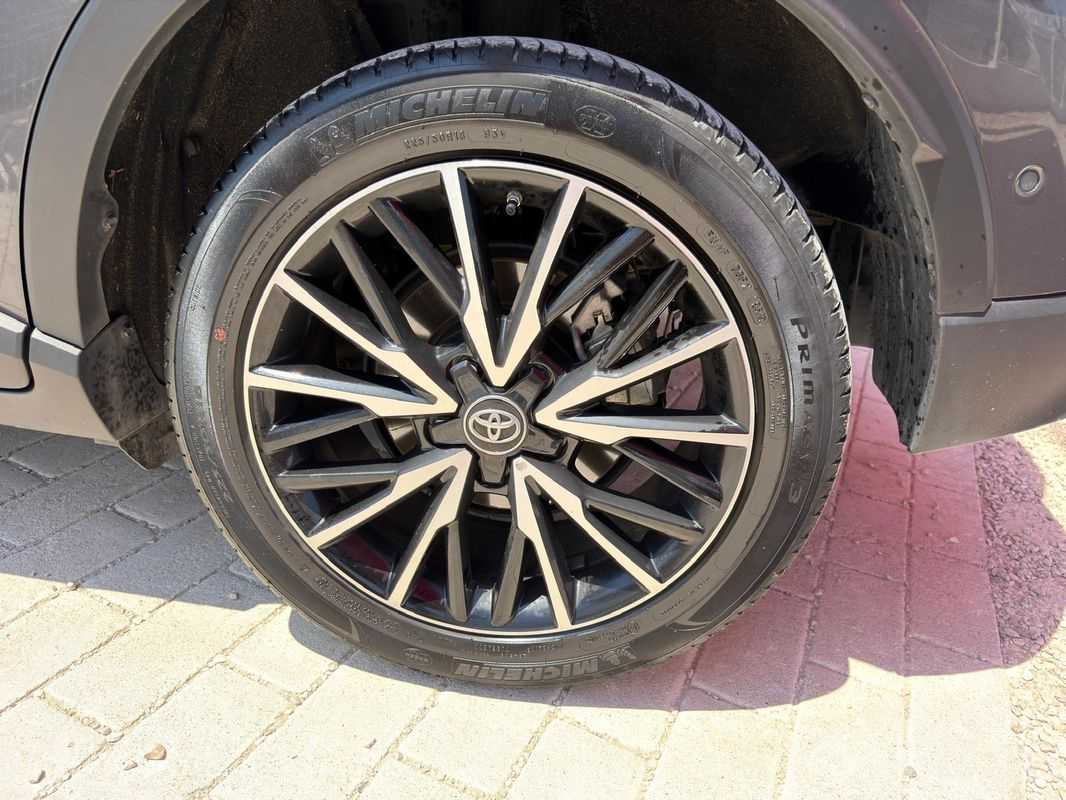 toyota-c-hr-2019-hibrido-a-gasolina-1798cc