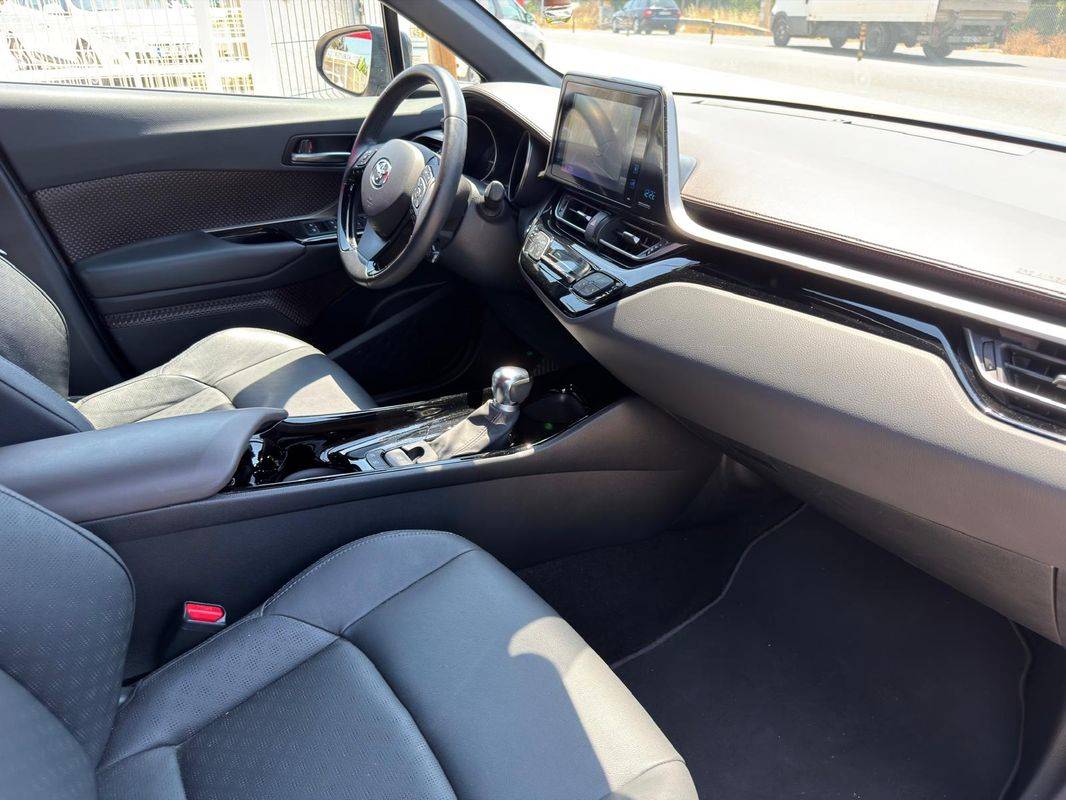 toyota-c-hr-2019-hibrido-a-gasolina-1798cc
