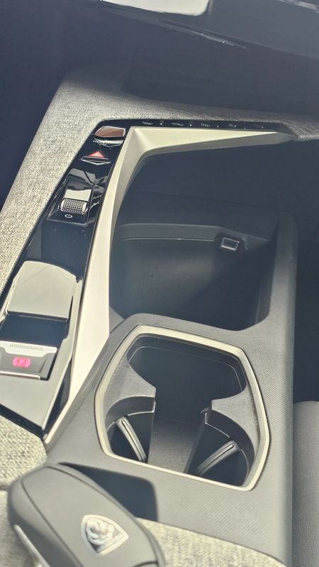 peugeot-5008-2025-gasolina-1199cc