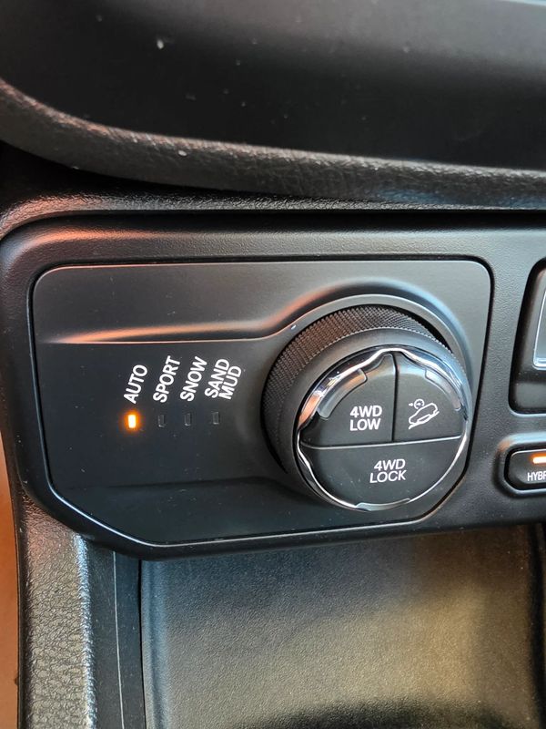jeep-renegade-2023-hibrido-a-gasolina-1332cc