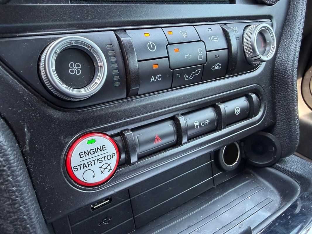 ford-mustang-2015-gasolina-4951cc