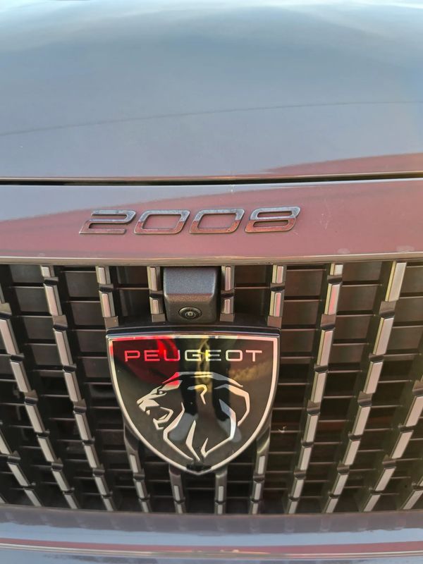 peugeot-2008-2025-eletrico-0cc