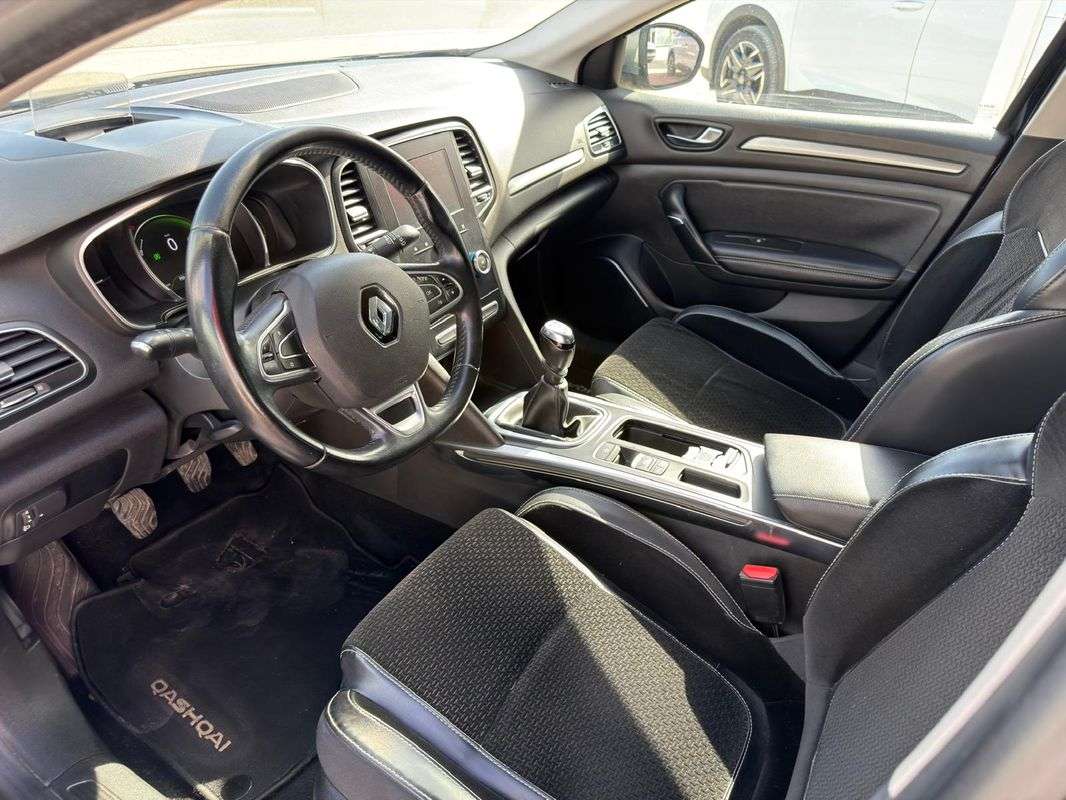 renault-megane-sport-tourer-2018-diesel-1461cc