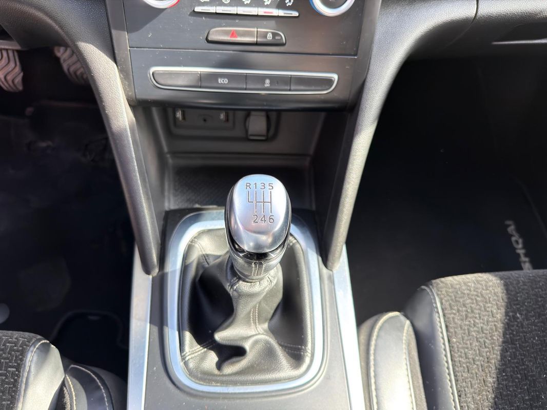 renault-megane-sport-tourer-2018-diesel-1461cc