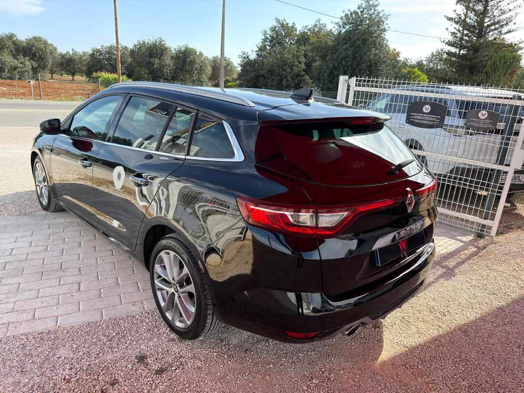renault-megane-sport-tourer-2018-diesel-1461cc
