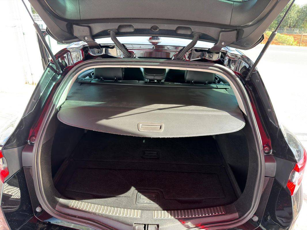 renault-megane-sport-tourer-2018-diesel-1461cc