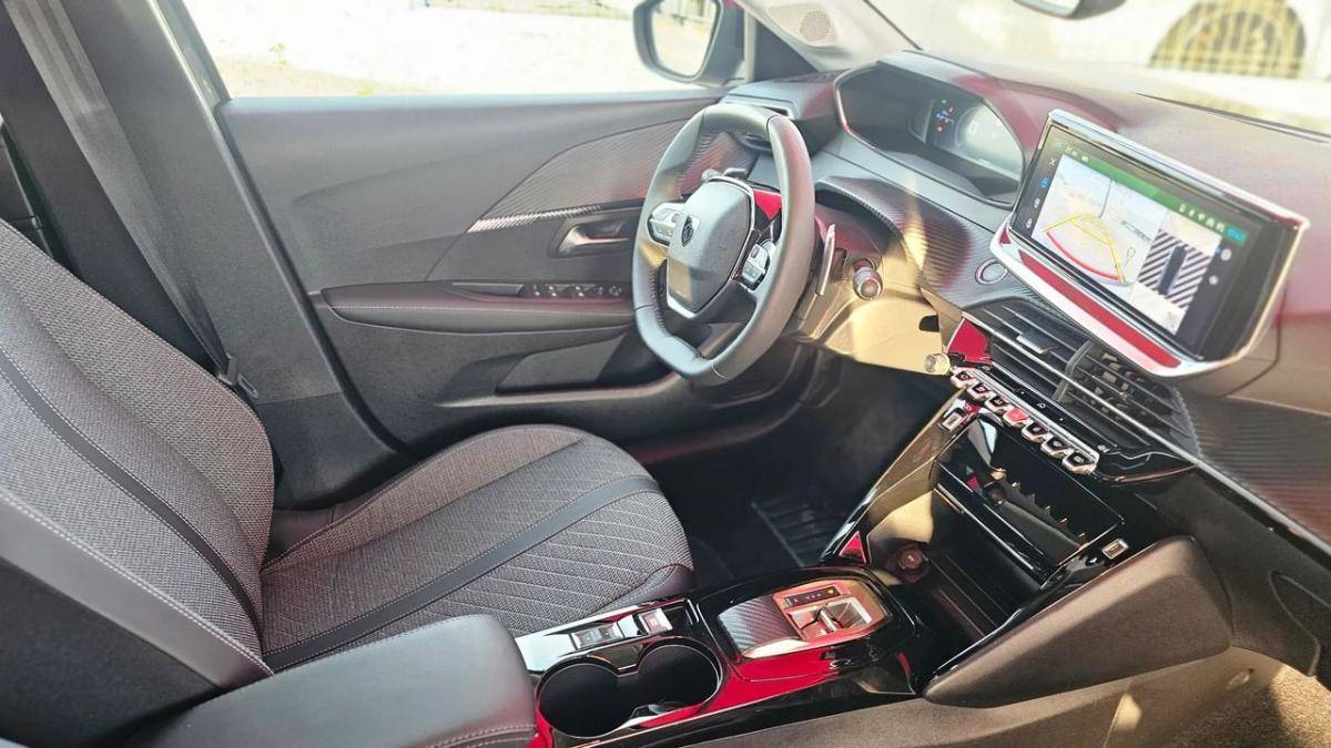peugeot-208-2024-gasolina-1199cc