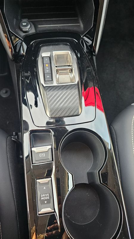peugeot-208-2024-gasolina-1199cc