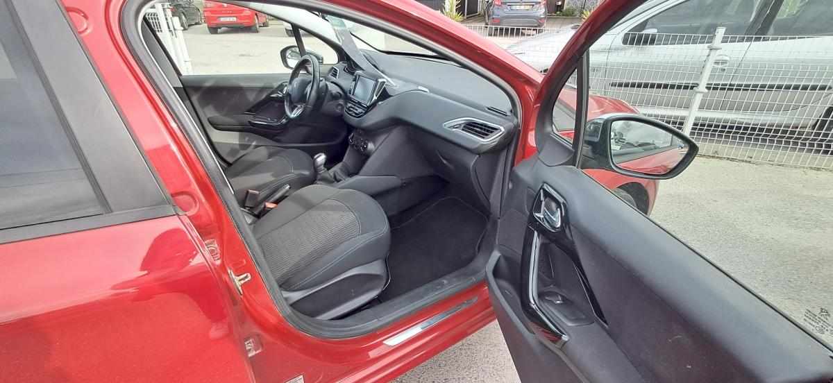 peugeot-208-1-2-vti-2017-gasolina-1199cc