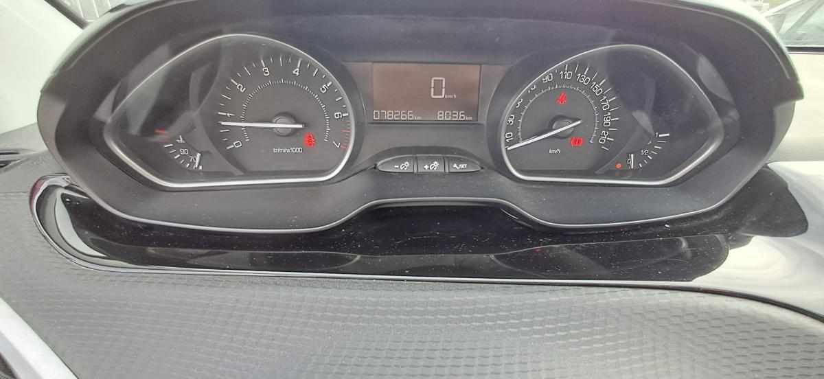 peugeot-208-1-2-vti-2017-gasolina-1199cc