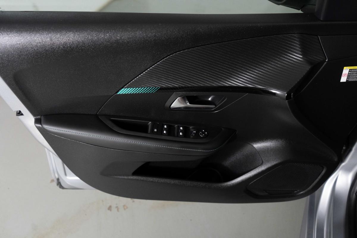 peugeot-208-2023-gasolina-1199cc