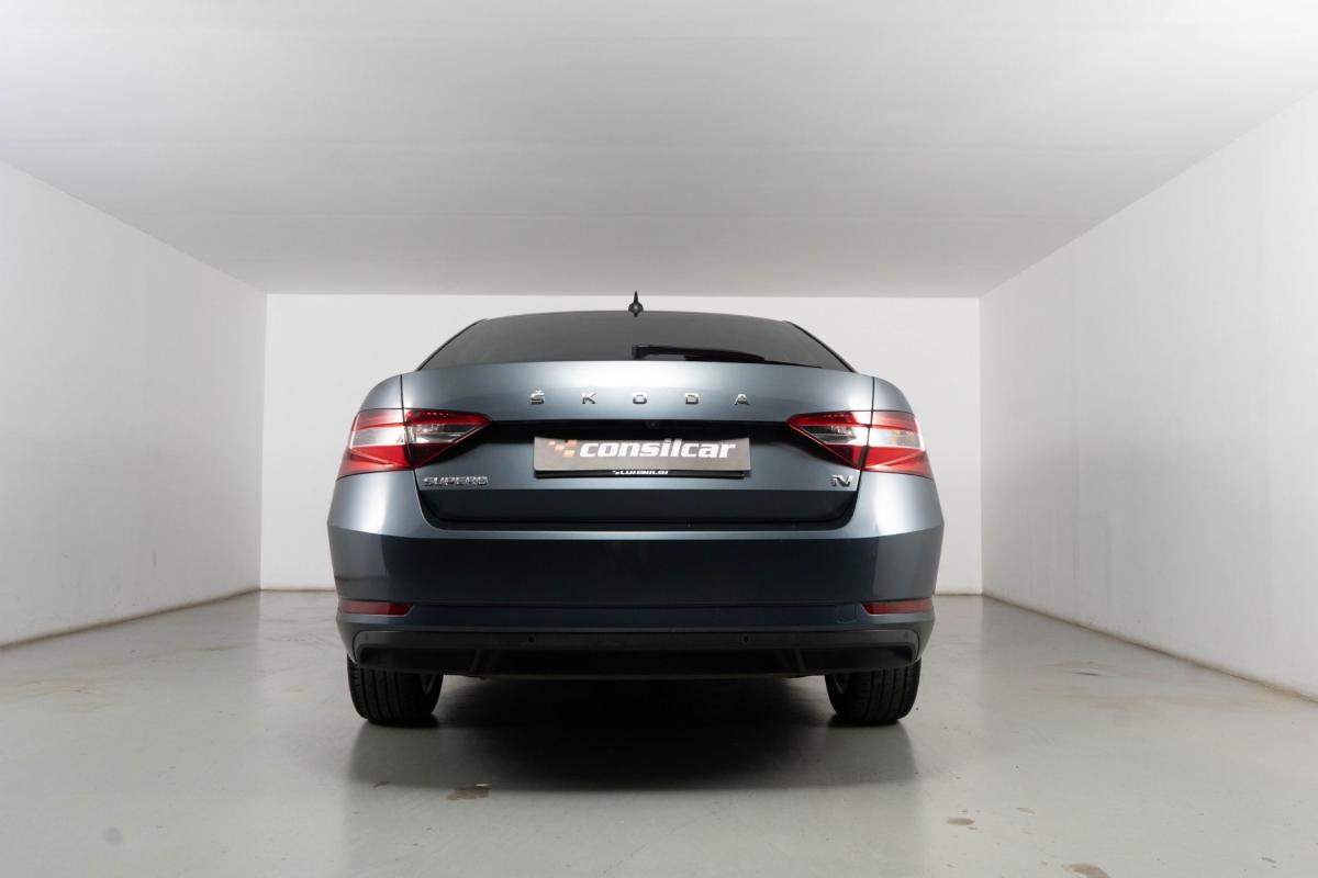 skoda-superb-2020-hibrido-a-gasolina-1395cc