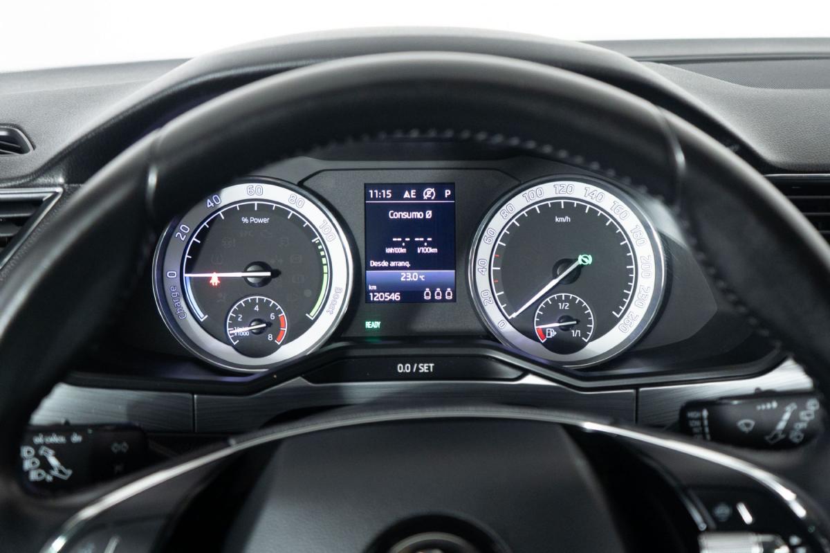 skoda-superb-2020-hibrido-a-gasolina-1395cc