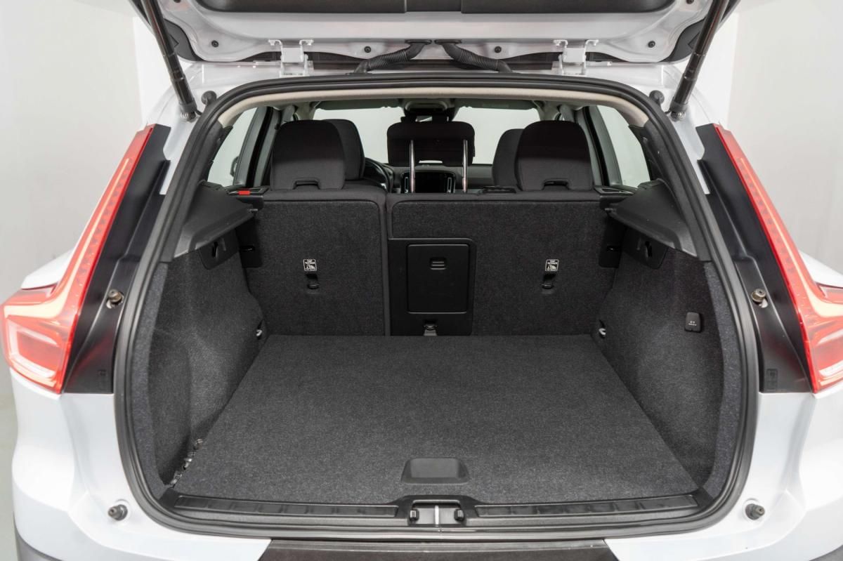 volvo-xc40-2022-hibrido-a-gasolina-1477cc