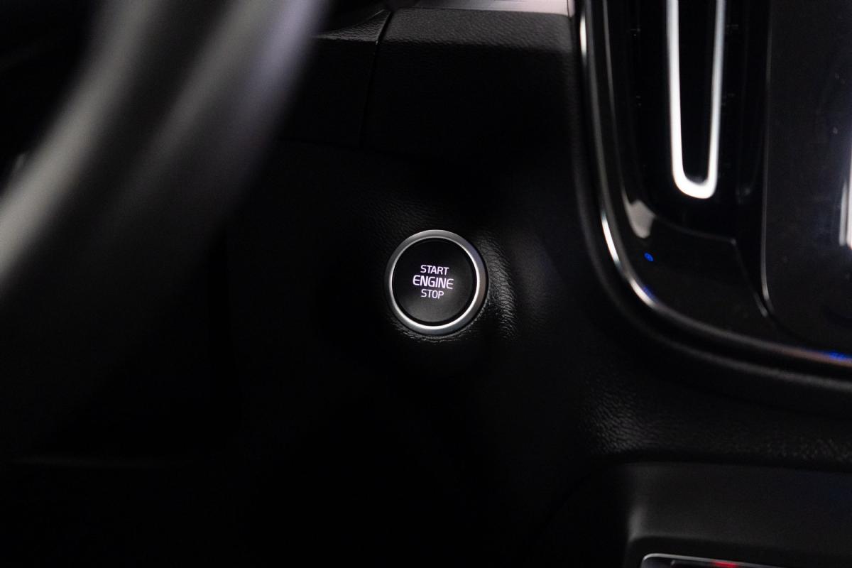 volvo-xc40-2022-hibrido-a-gasolina-1477cc