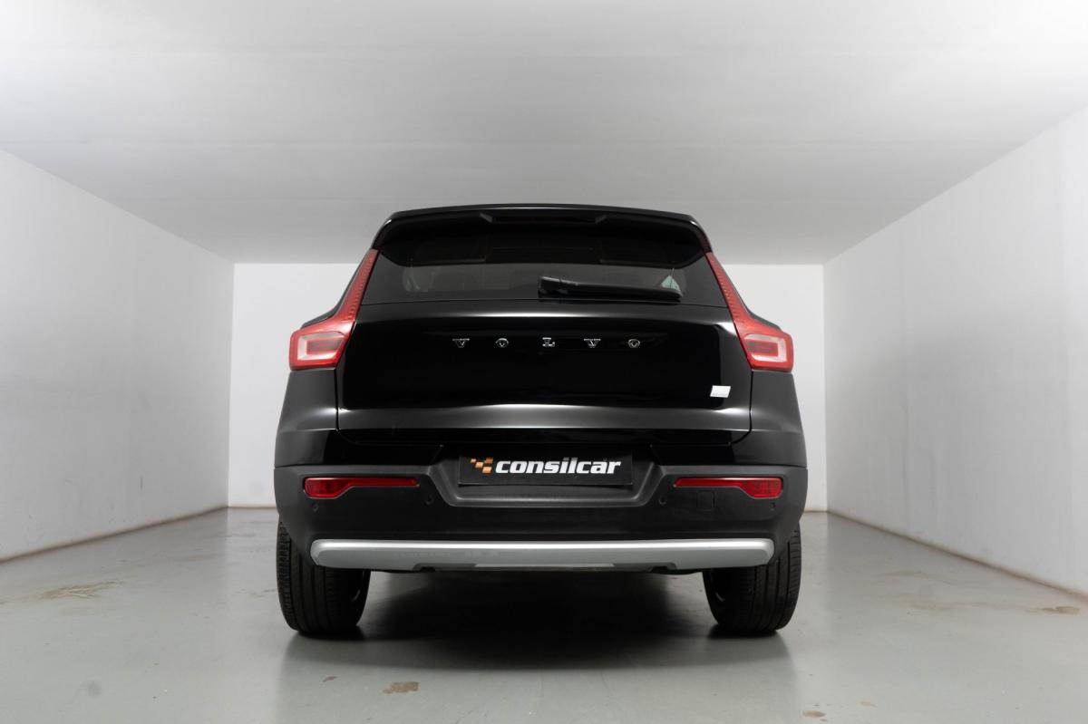 volvo-xc40-2023-hibrido-a-gasolina-1477cc