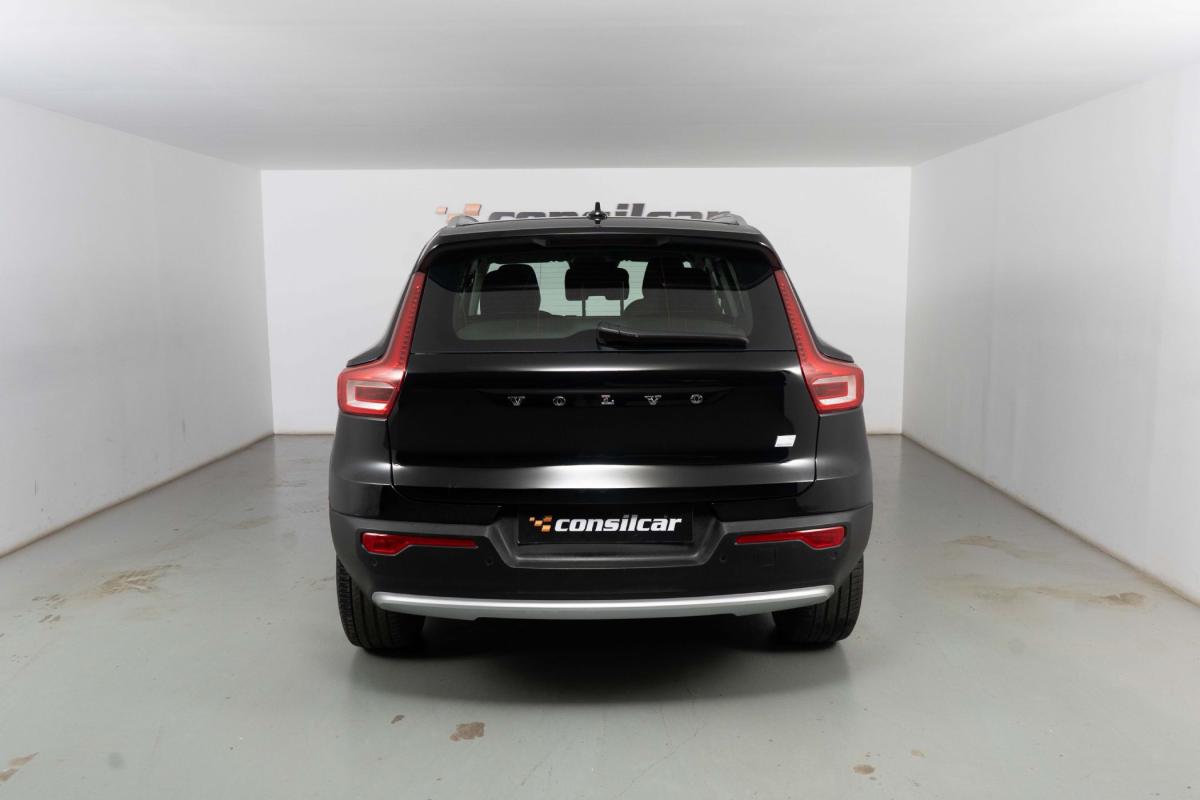 volvo-xc40-2023-hibrido-a-gasolina-1477cc