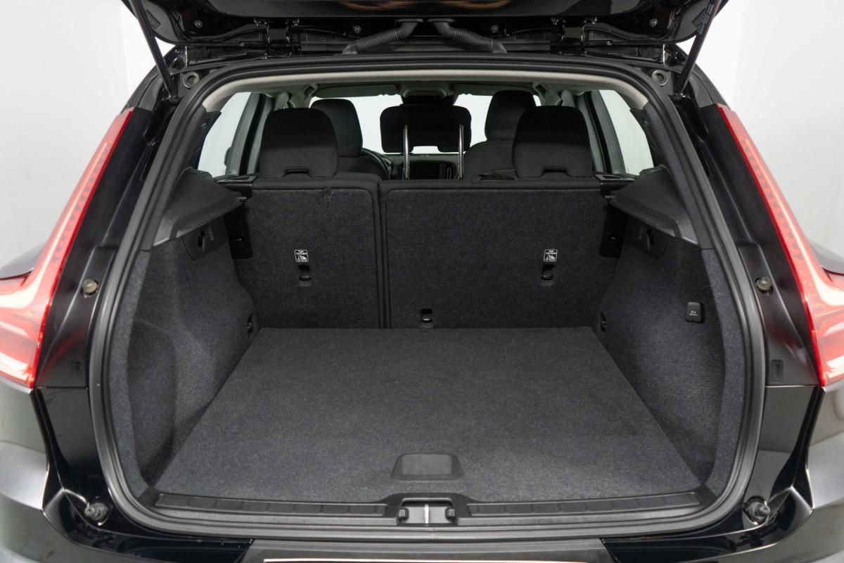 volvo-xc40-2023-hibrido-a-gasolina-1477cc