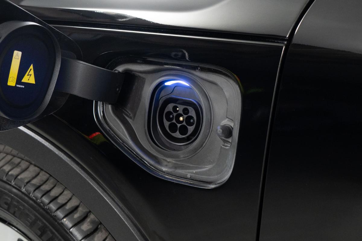 volvo-xc40-2023-hibrido-a-gasolina-1477cc