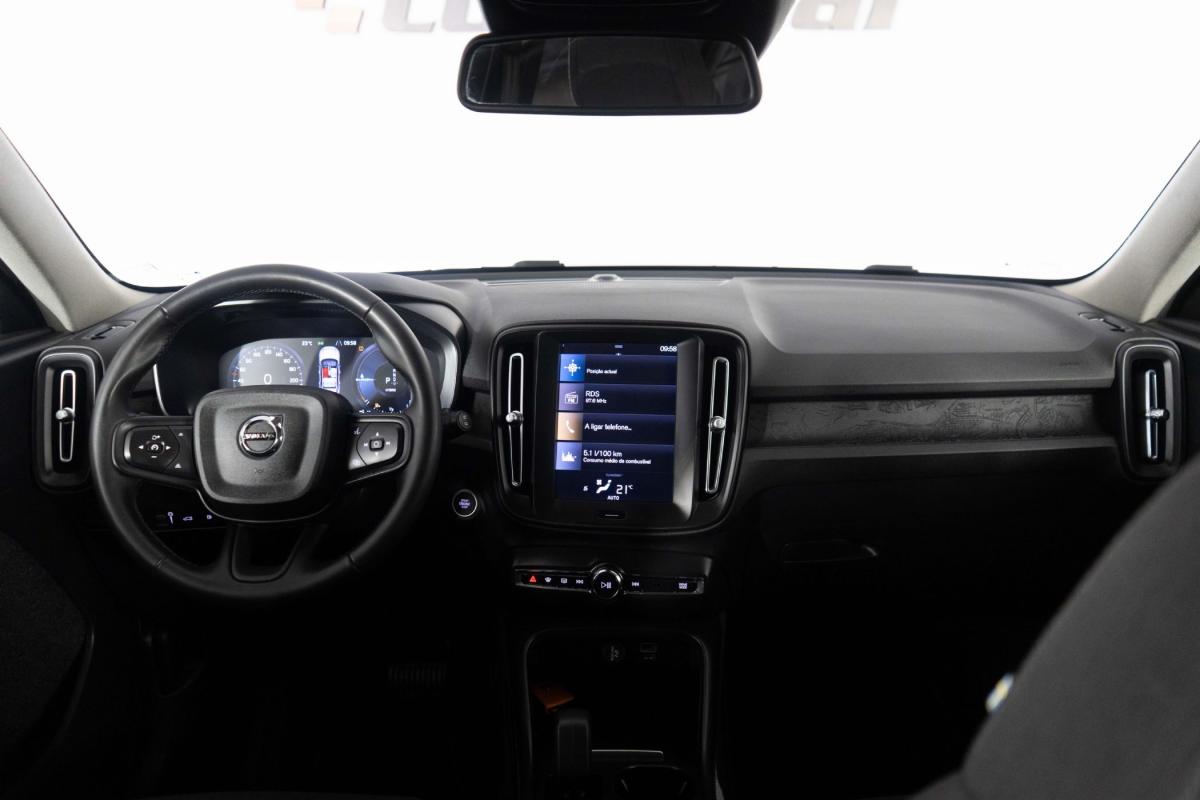 volvo-xc40-2023-hibrido-a-gasolina-1477cc