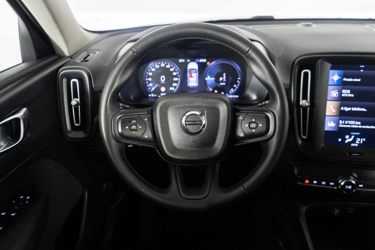 volvo-xc40-2023-hibrido-a-gasolina-1477cc