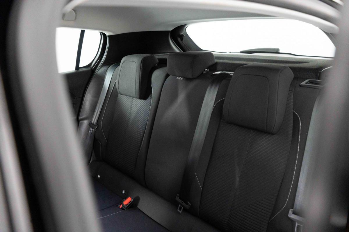 peugeot-308-2023-hibrido-a-gasolina-1598cc