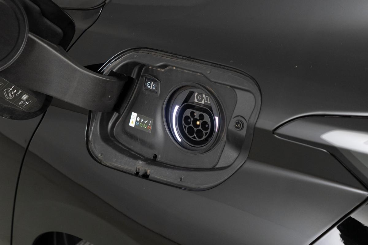 peugeot-308-2023-hibrido-a-gasolina-1598cc