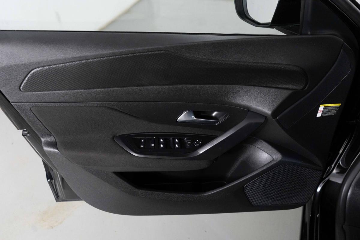 peugeot-308-2023-hibrido-a-gasolina-1598cc