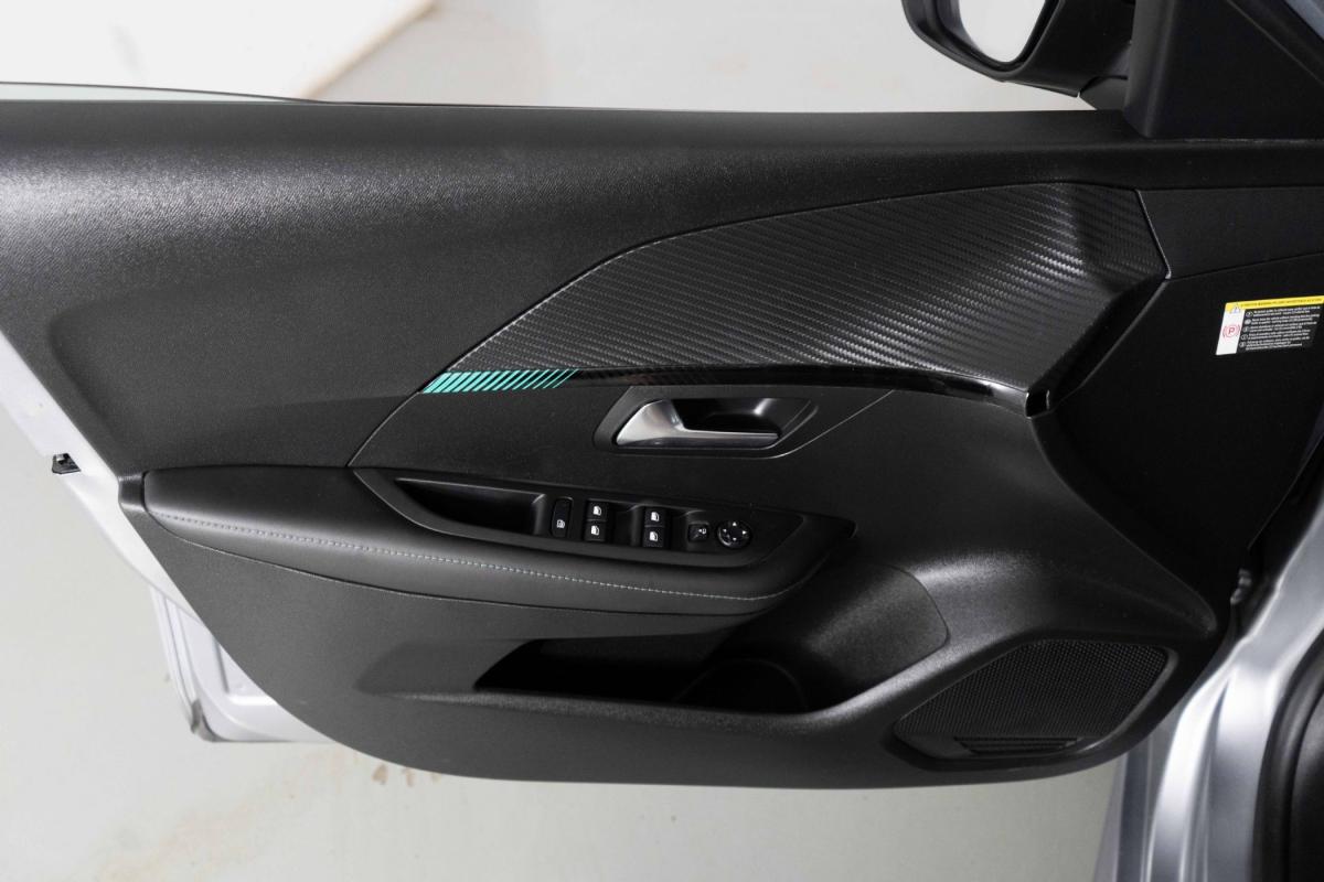 peugeot-208-2023-gasolina-1199cc