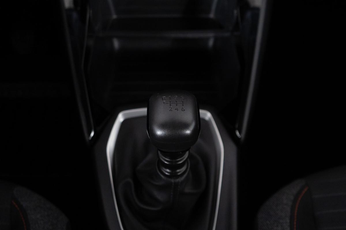 peugeot-208-2021-gasolina-1199cc