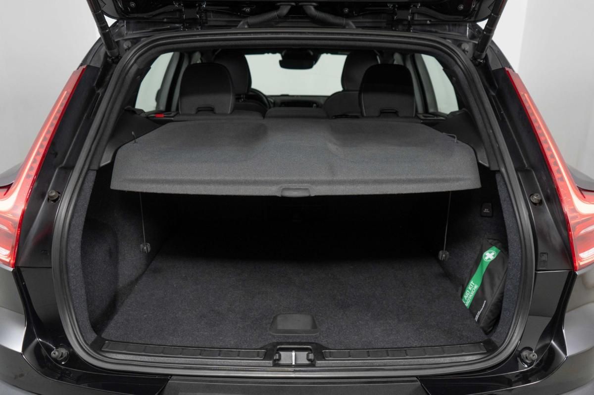 volvo-xc40-2023-hibrido-a-gasolina-1477cc
