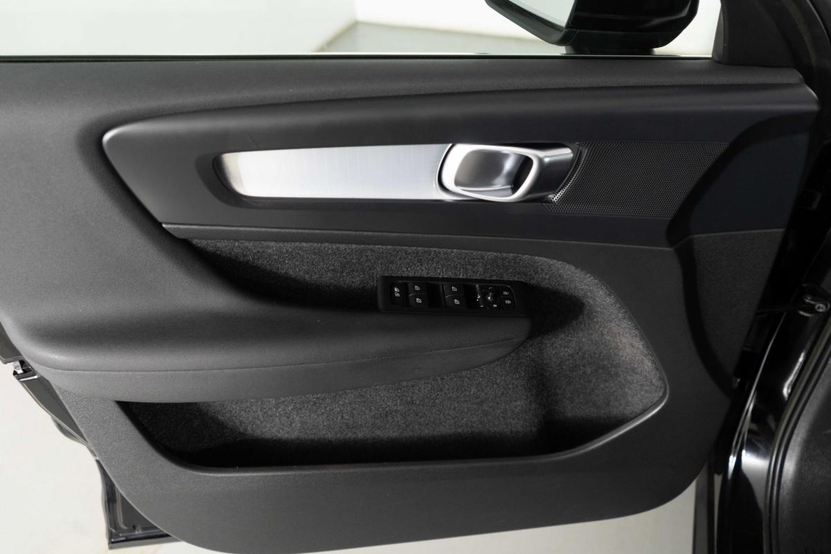 volvo-xc40-2023-hibrido-a-gasolina-1477cc