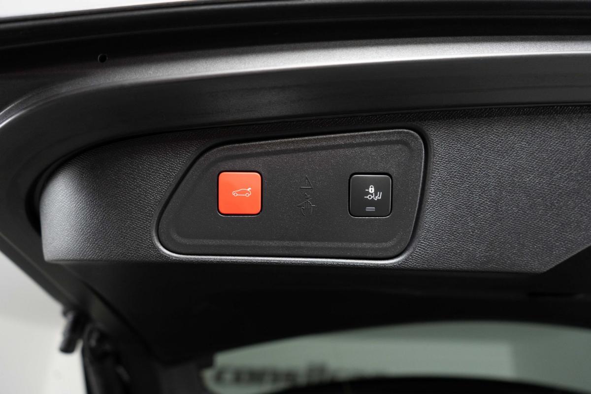 peugeot-3008-2023-hibrido-a-gasolina-1598cc