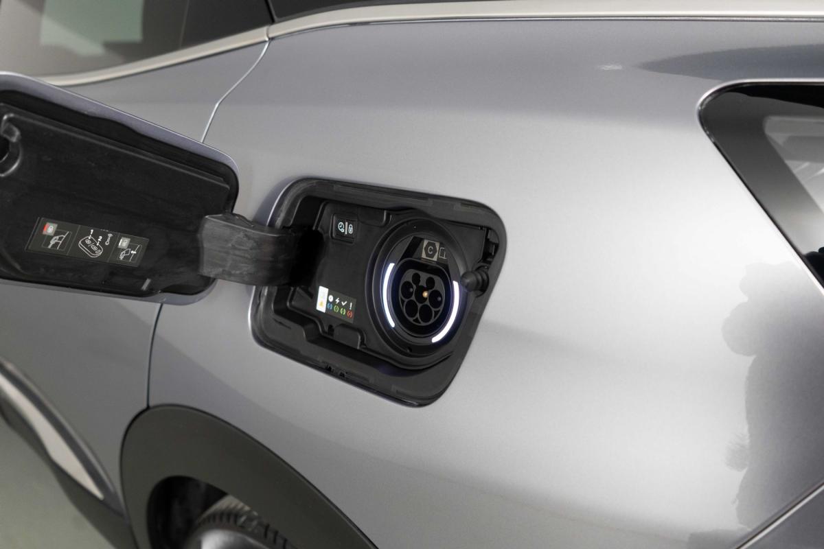 peugeot-3008-2023-hibrido-a-gasolina-1598cc
