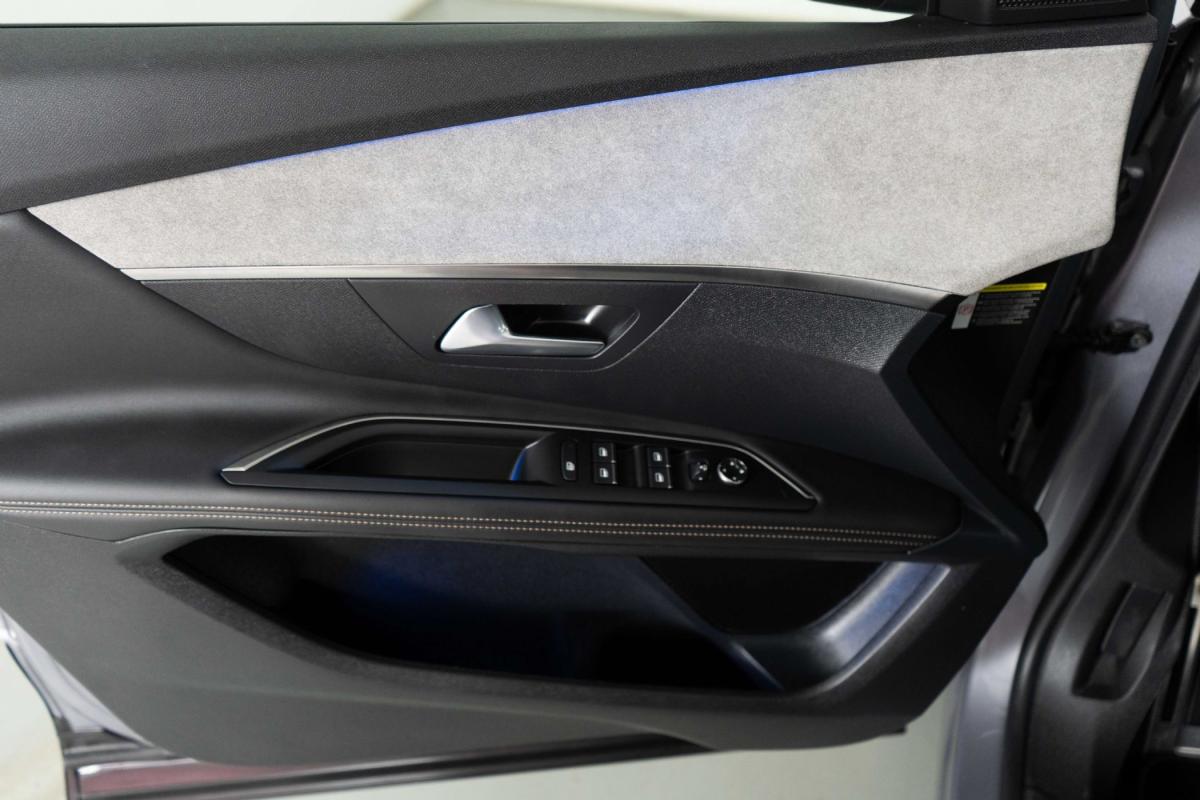 peugeot-3008-2023-hibrido-a-gasolina-1598cc