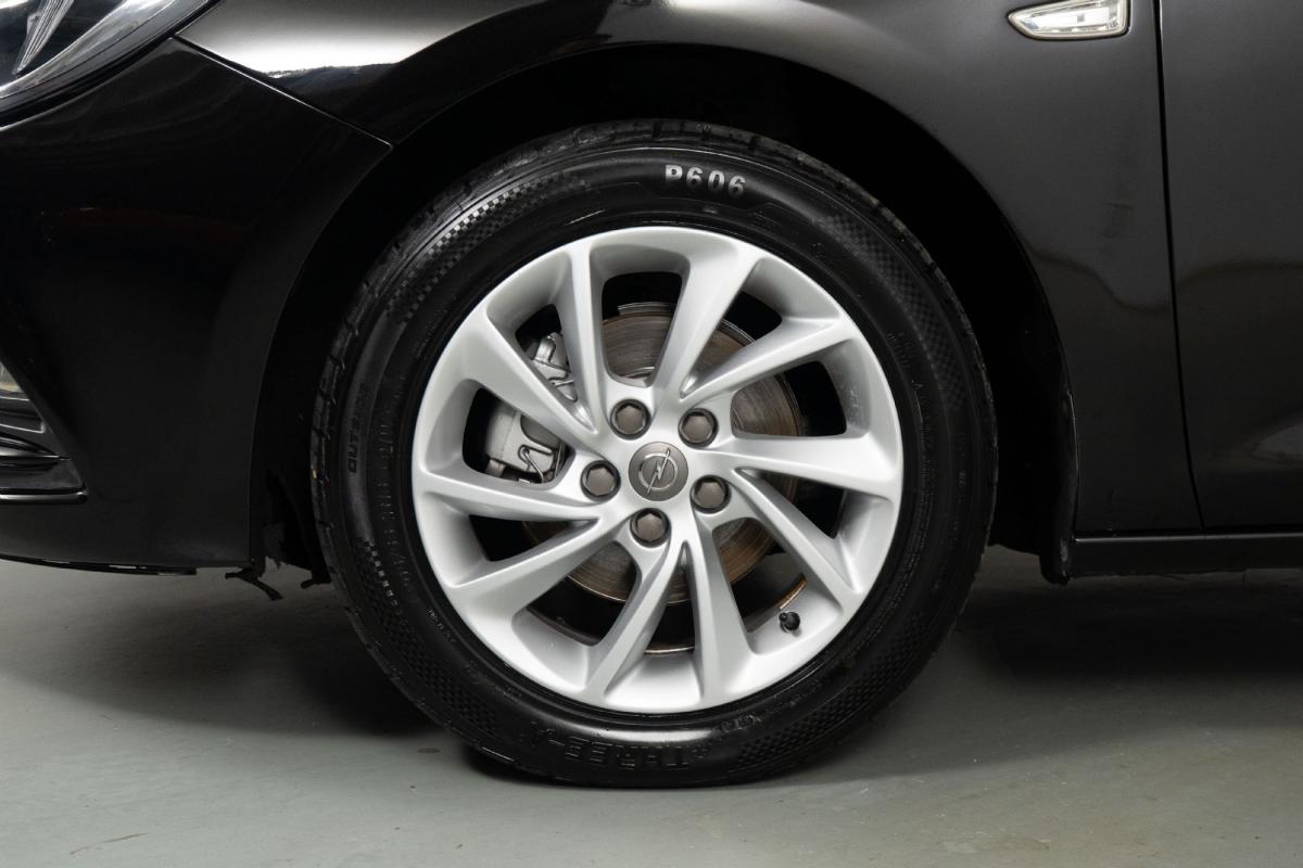 opel-astra-sport-tourer-2019-diesel-1598cc