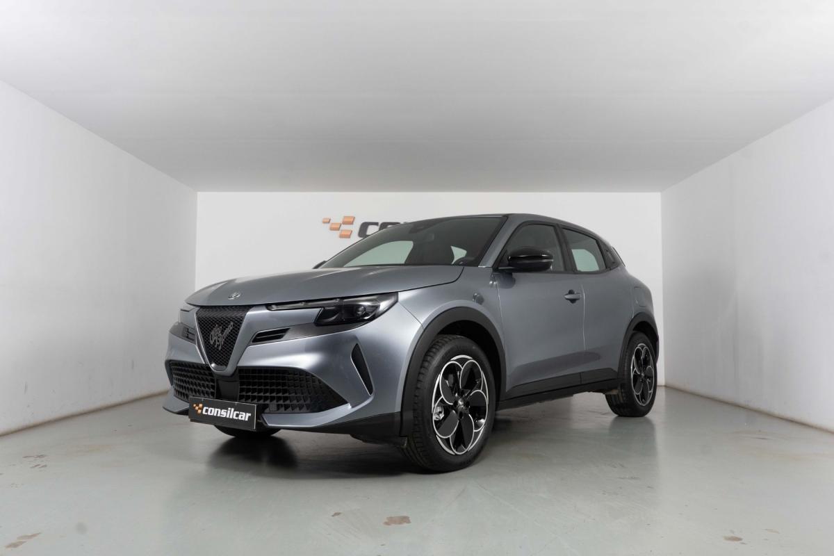 alfa-romeo-junior-2025-eletrico-0cc